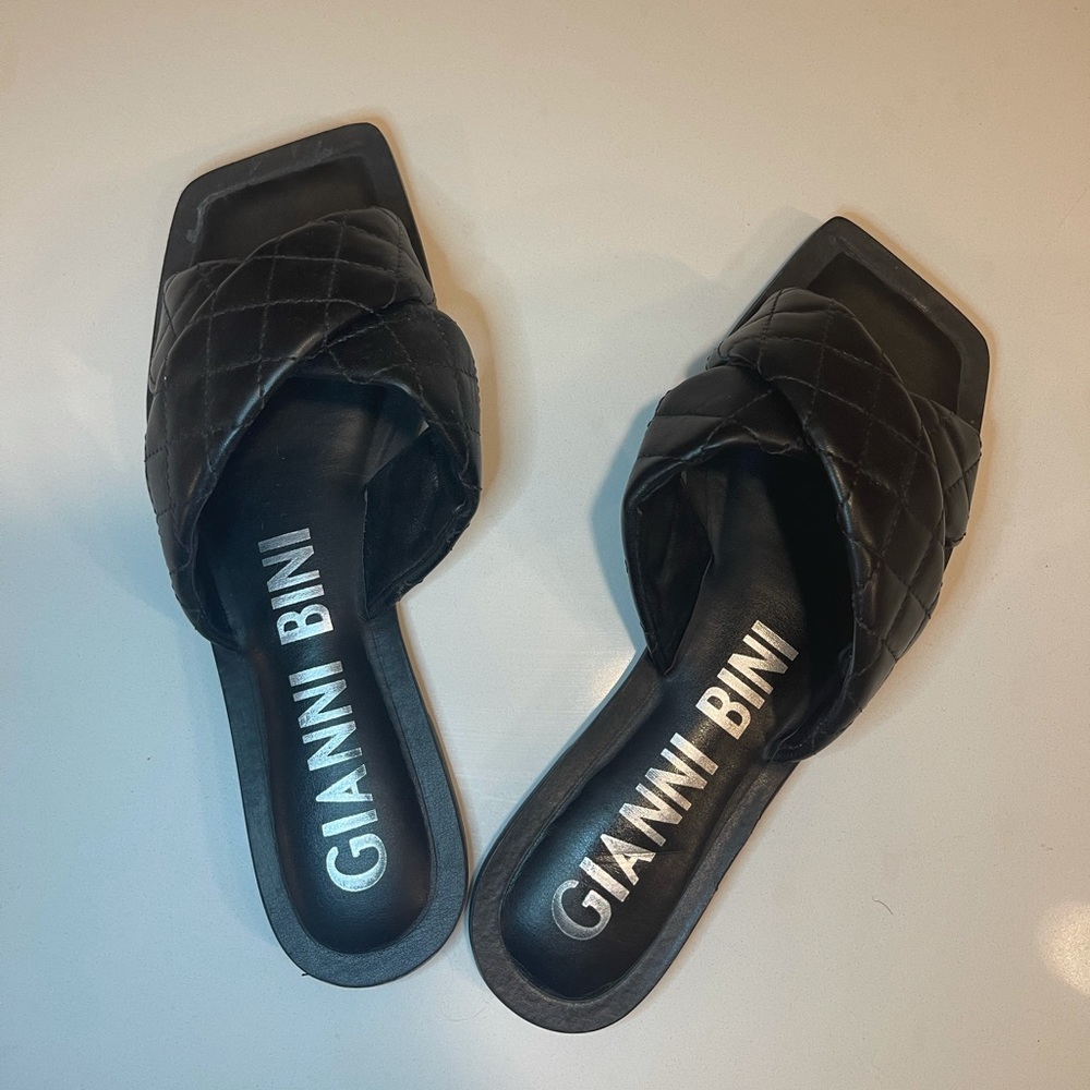 Gianni bini flats